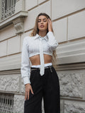 Camicia bianca a righine con cravatta