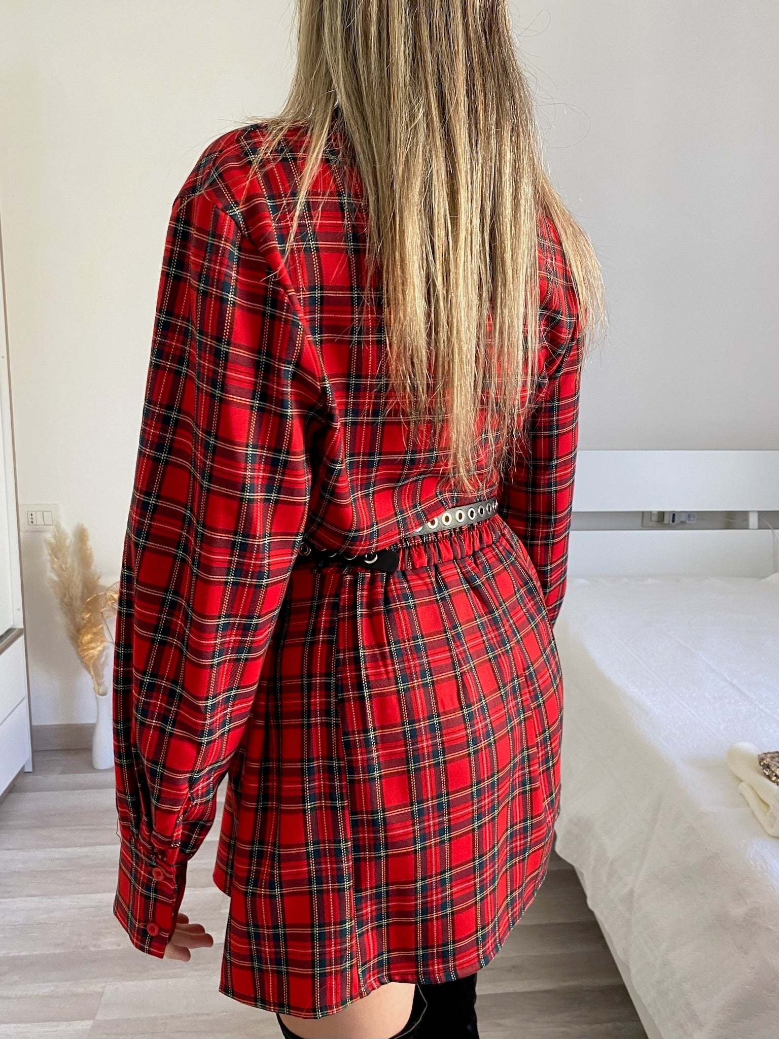 Completo camicia e gonna scozzese