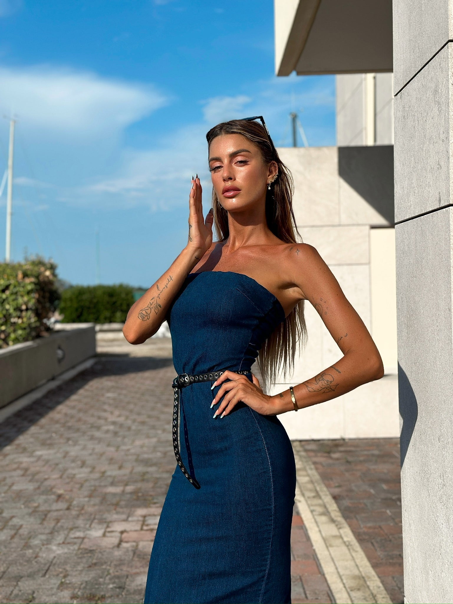 Tubino in jeans con spacco e zip