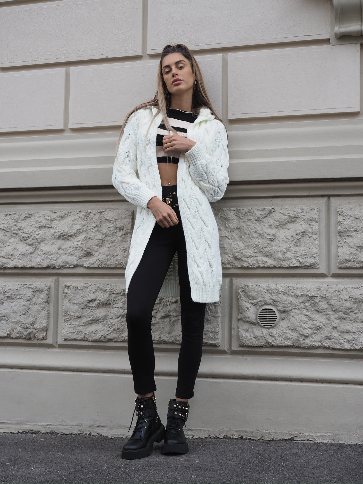 Cardigan bianco a trecce
