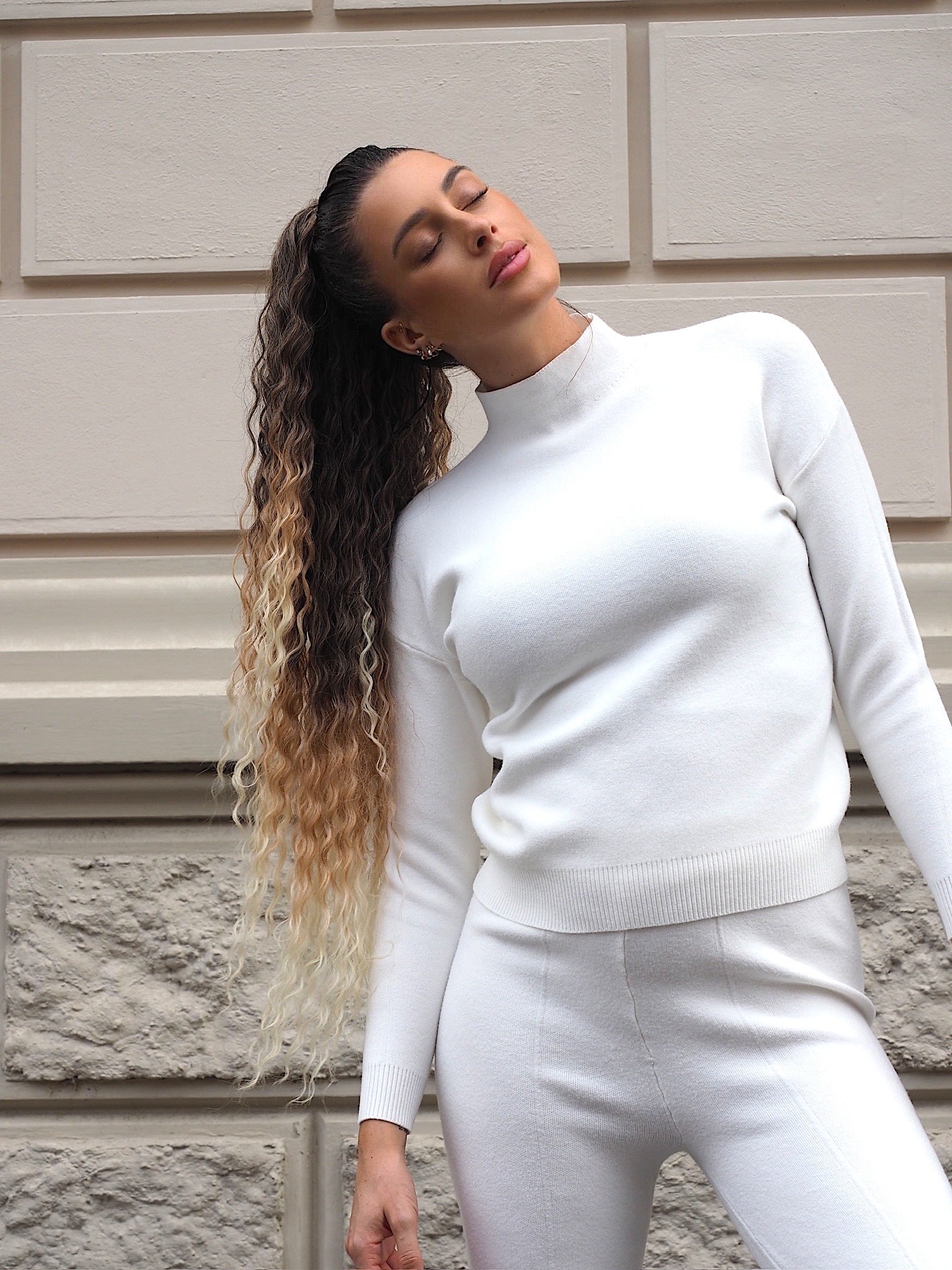 Completo basic maglia e pantalone bianco