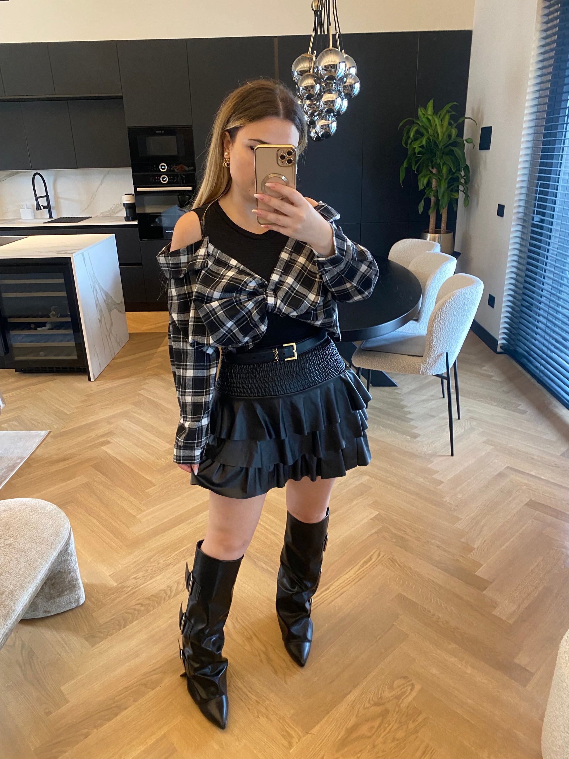 Maglioncino con camicia