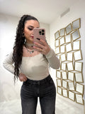 Maglia a costine con choker