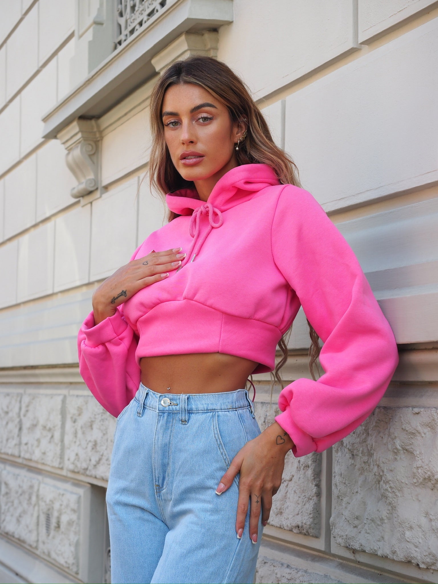 Felpa crop rosa barbie con lacci
