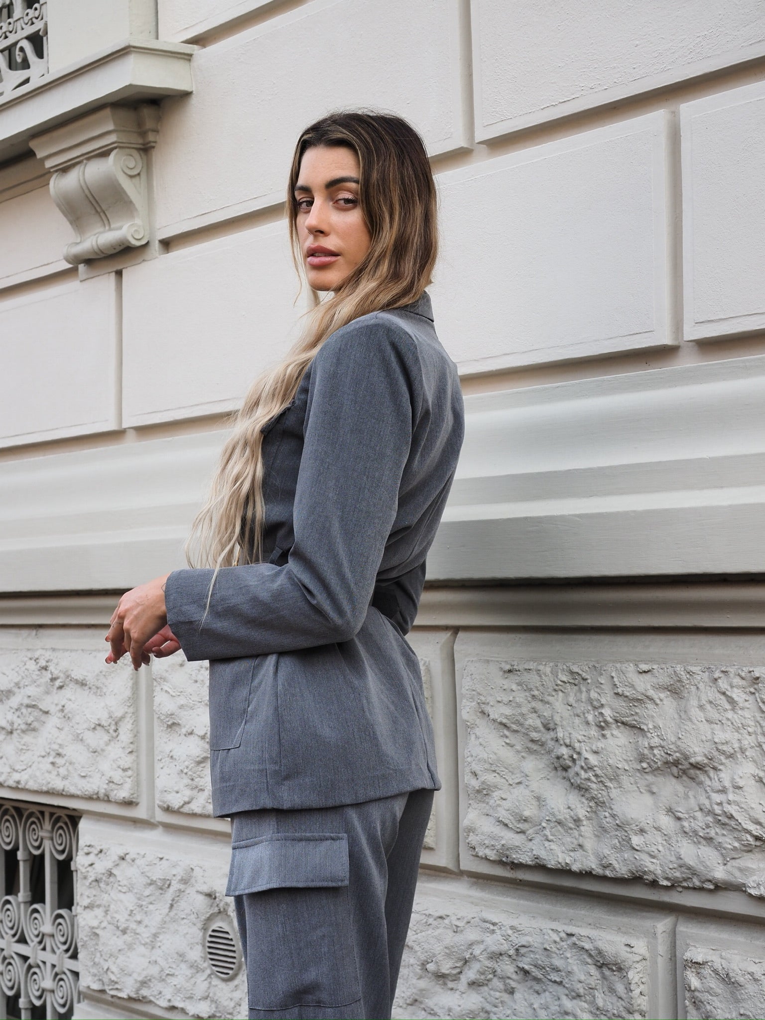 Blazer grigio con cintura