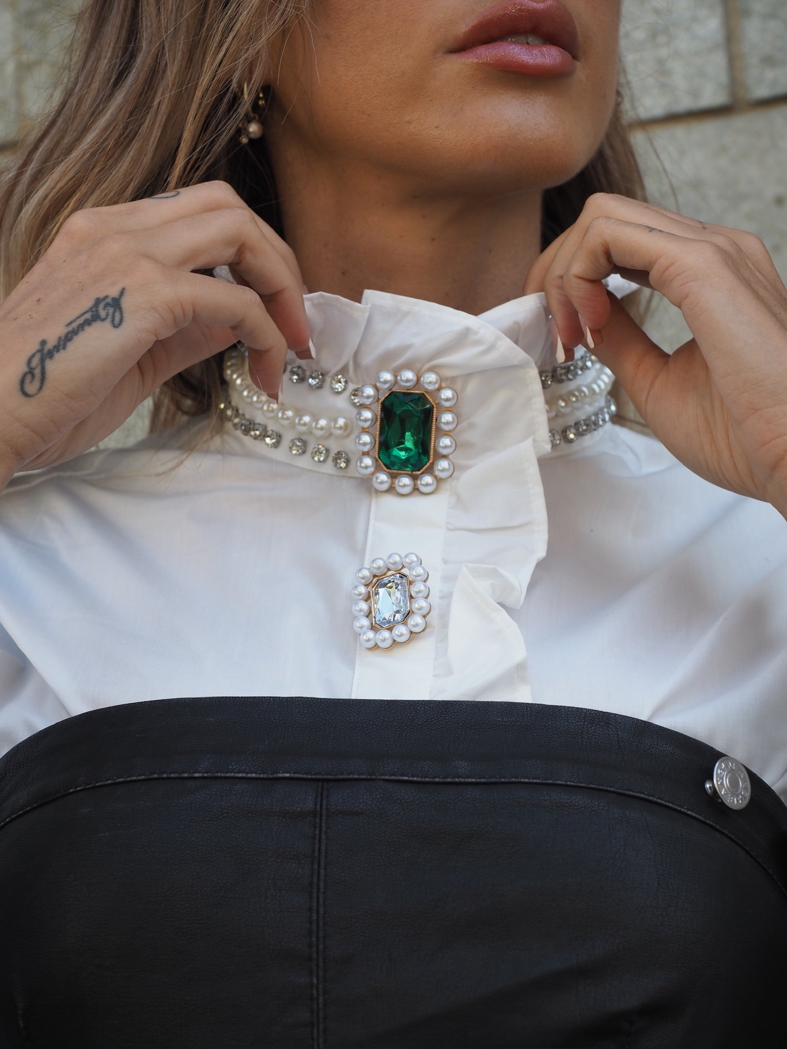 Camicia con bottoni gioiello