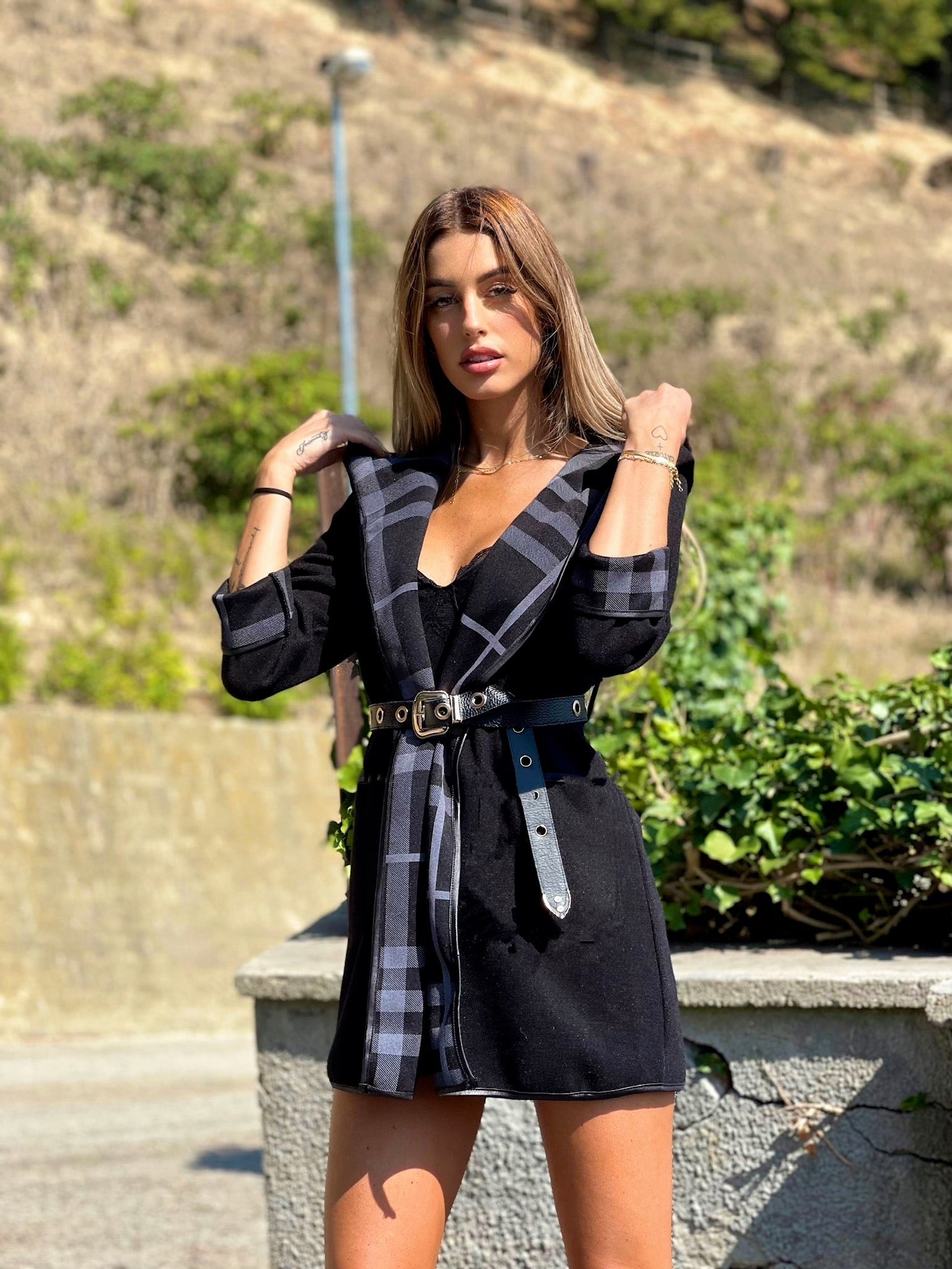 Cappotto check nero con cintura