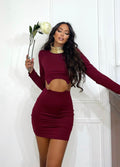 Abito burgundy con catena oro