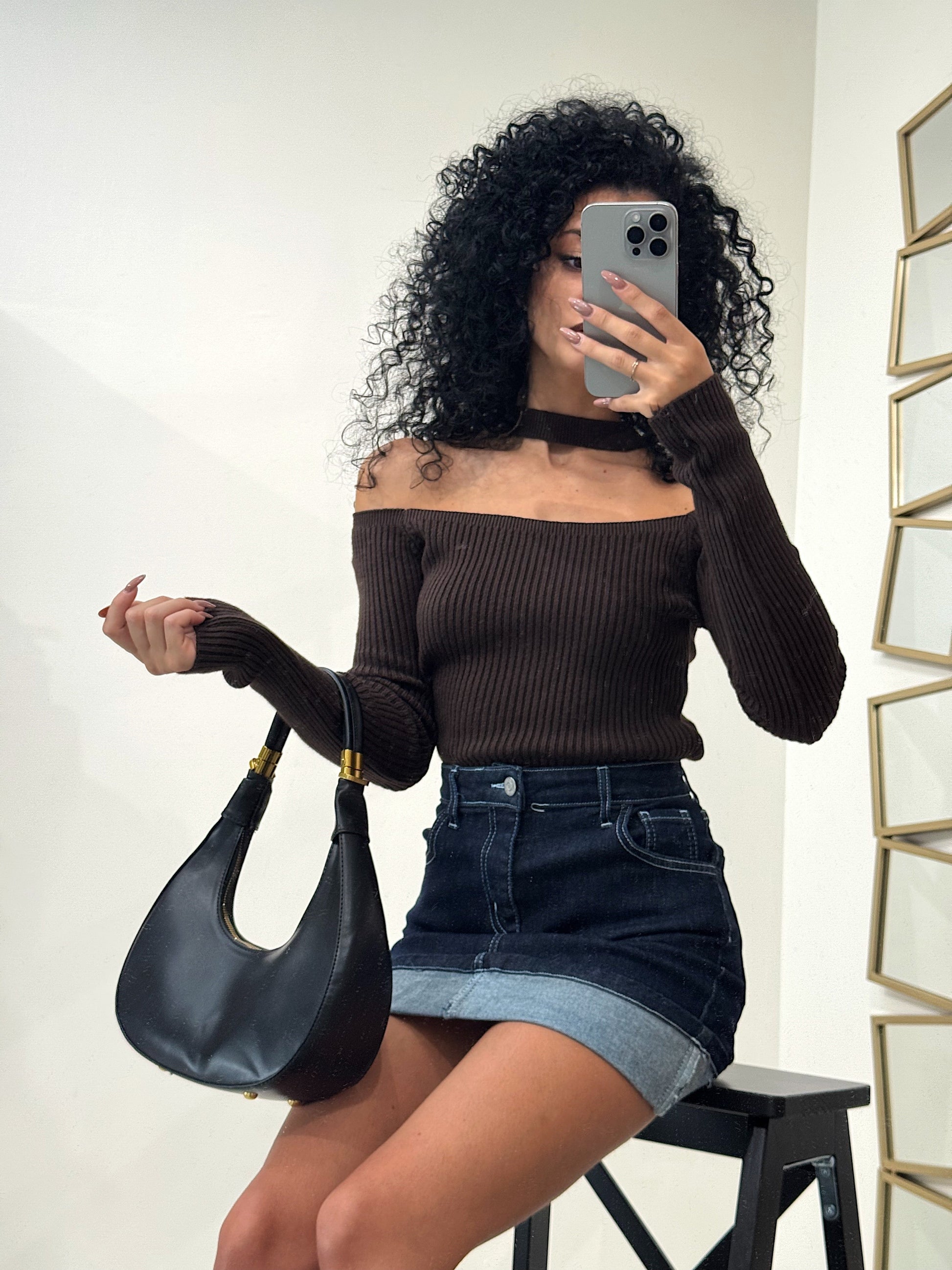 Maglia a costine con choker