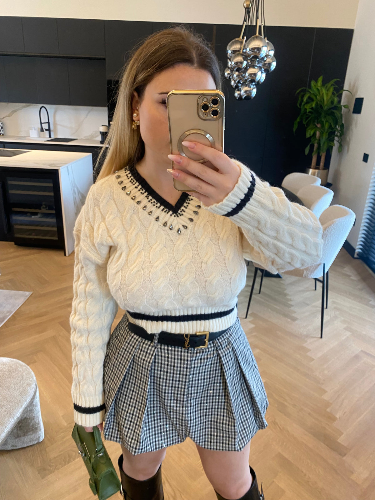 Maglione bianco e nero con strass