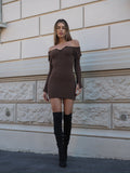 Abito marrone con scollo e zip