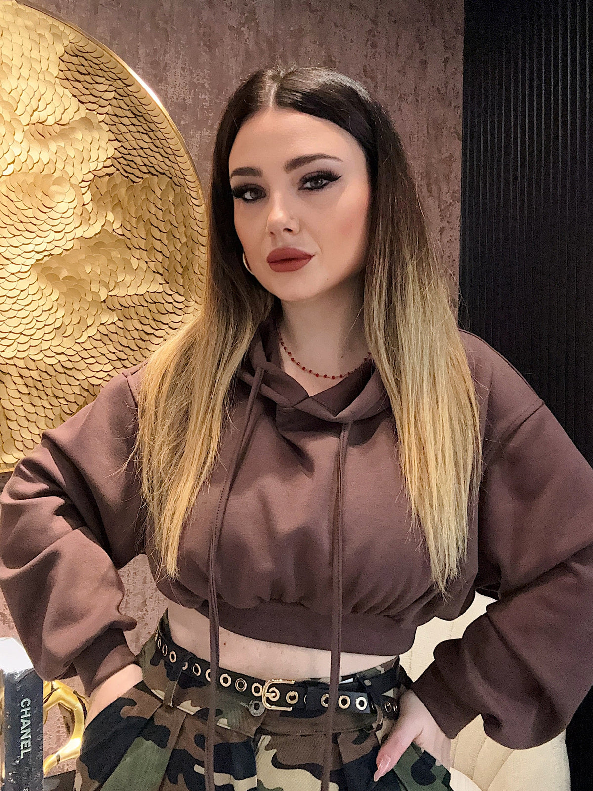Felpa cropped con cappuccio