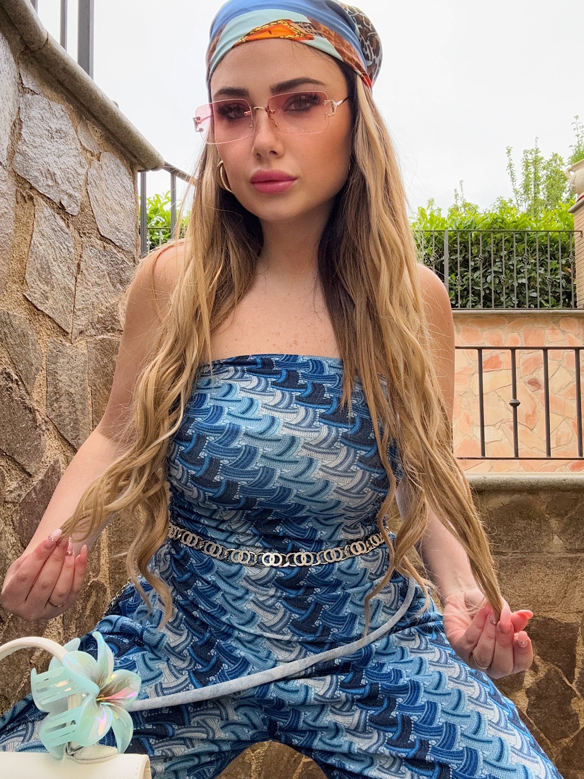 Completo blu con brillantini