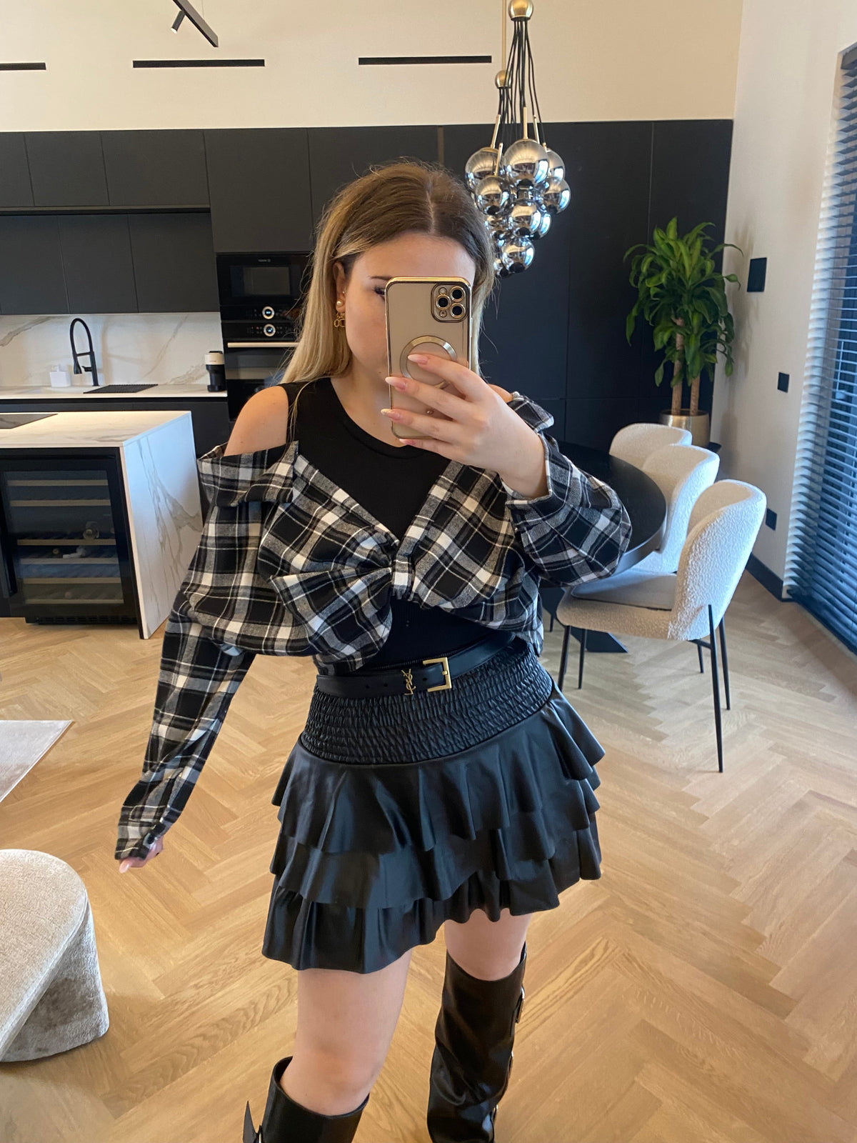 Maglioncino con camicia