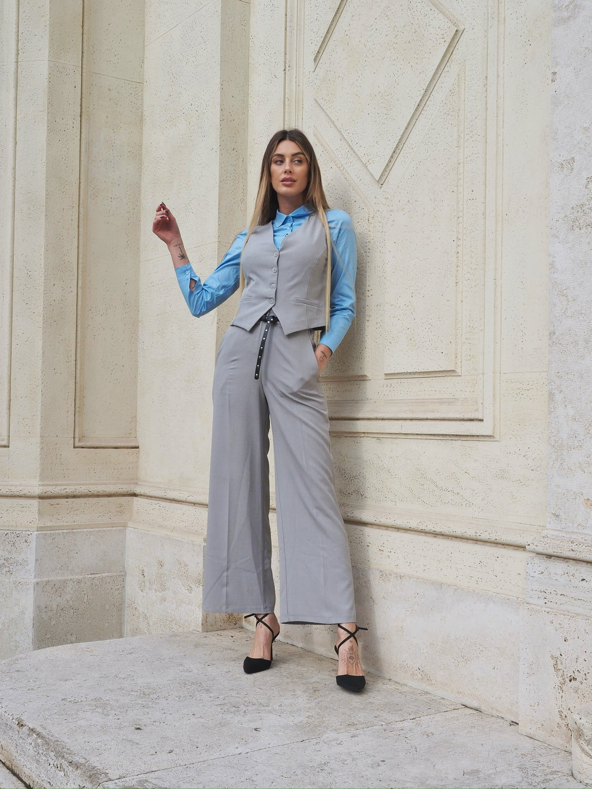 Completo due pezzi smanicato pantalone