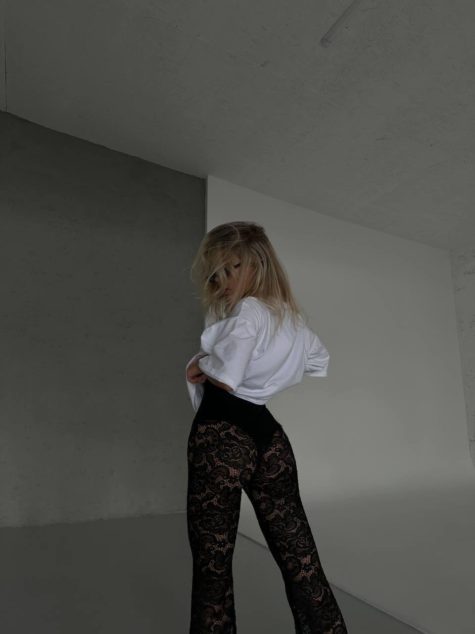 Set due pezzi t-shirt e Pantalone in pizzo a zampa