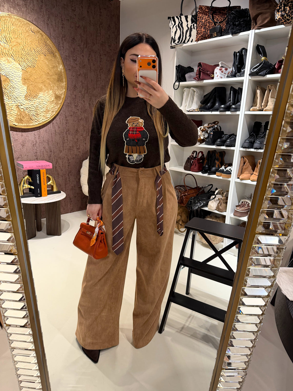 Pantalone in camoscio con cintura in vita