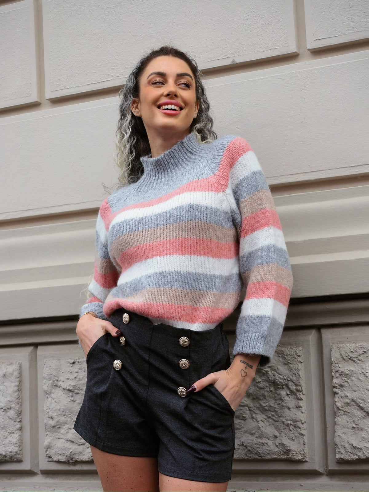 Short grigio con bottoncini
