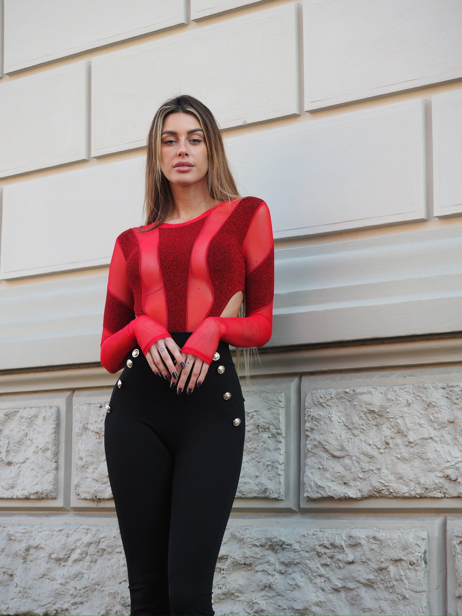 Body con trasparenza e glitter rosso