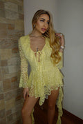 Abito in pizzo giallo con rouches
