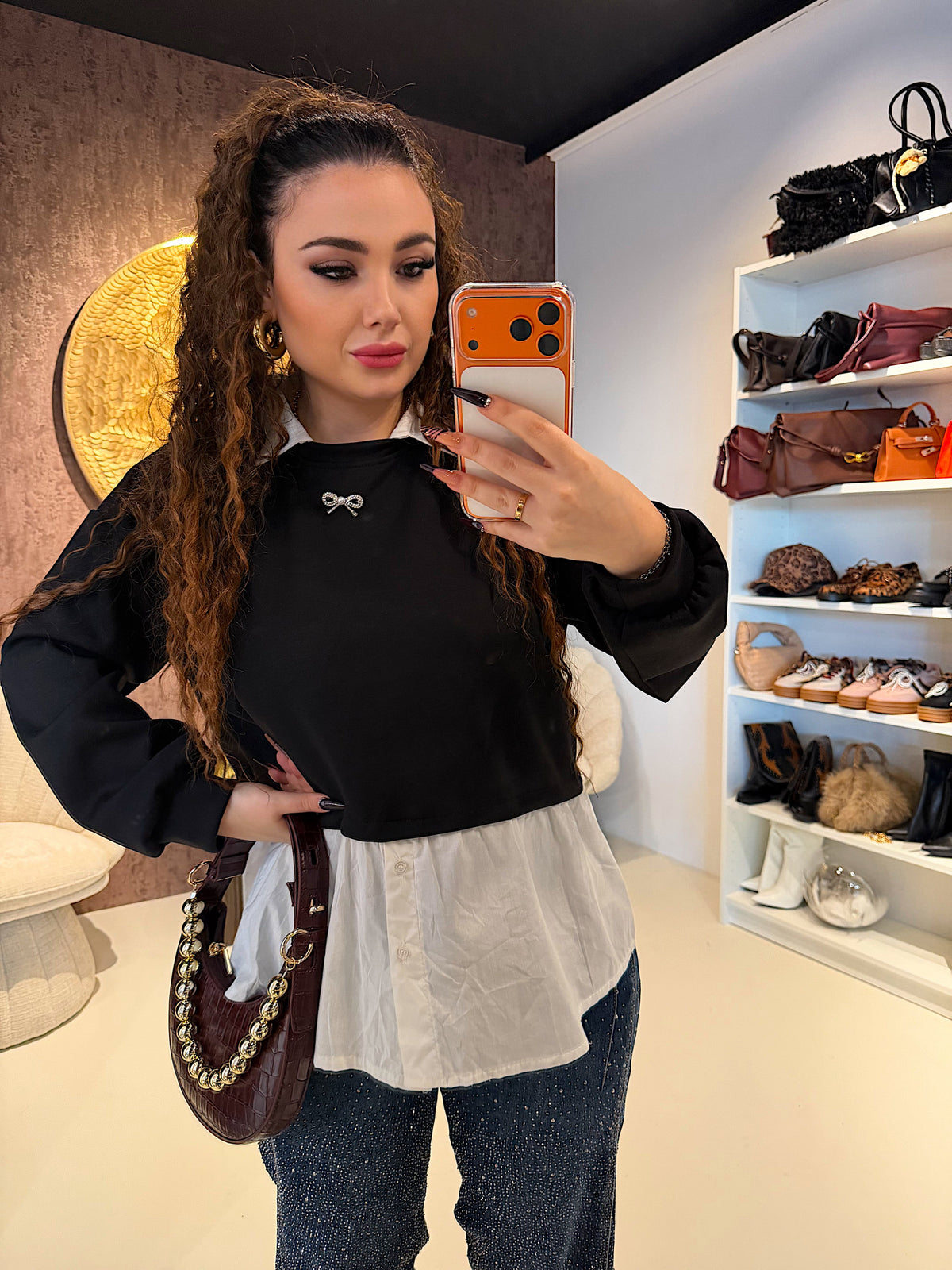 Felpa con camicia e fiocchetto