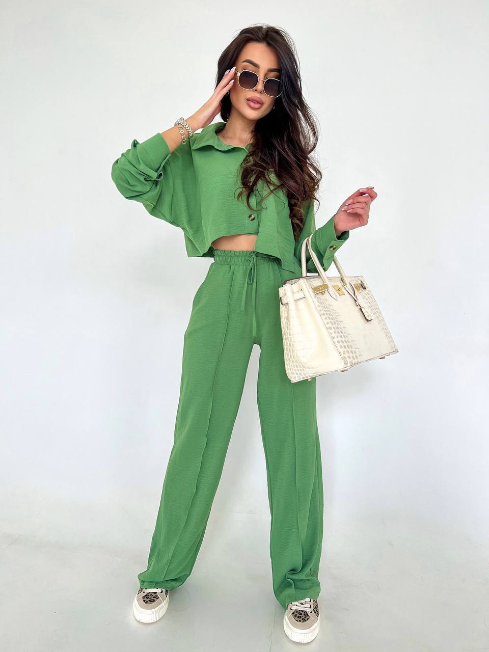 Set due pezzi camicia e pantalone pistacchio