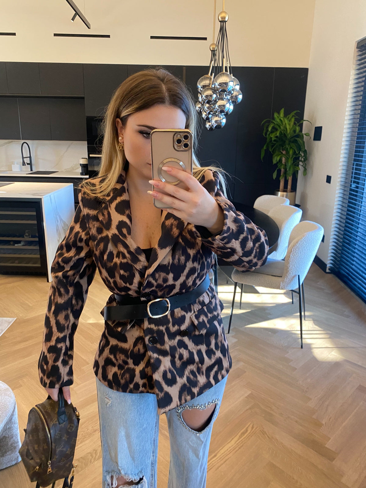 Cappotto animalier con cintura