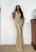 Abito a sirena con rosa beige