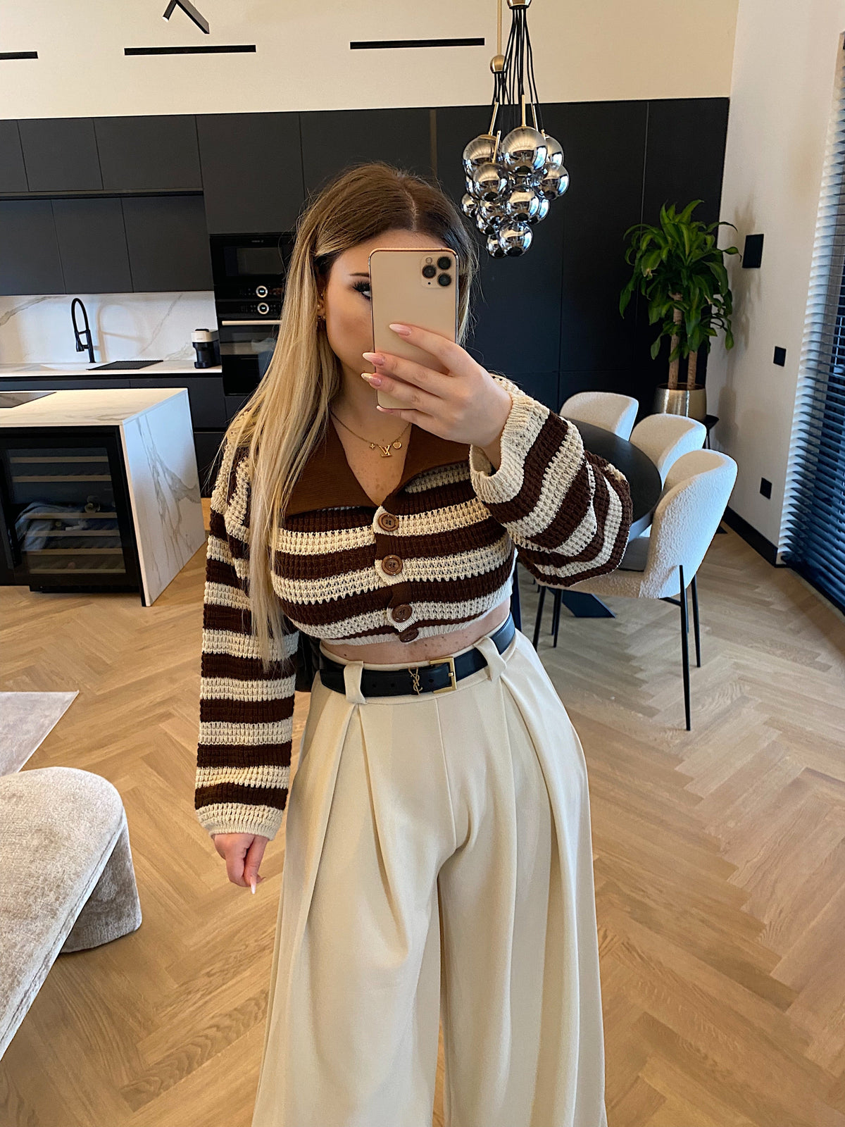 Maglione a righe marrone