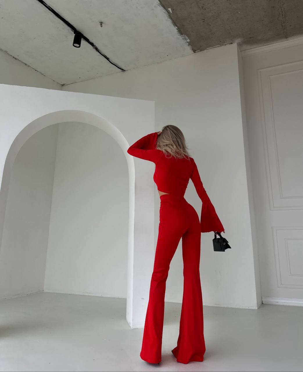 Due pezzi top e pantalone rosso