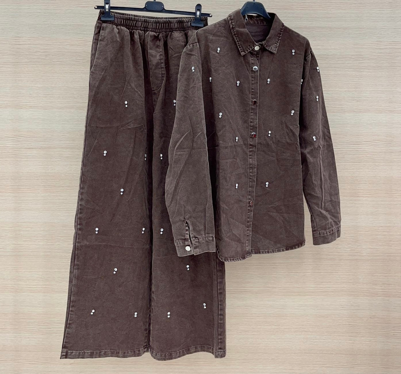 Completo denim dark con strass