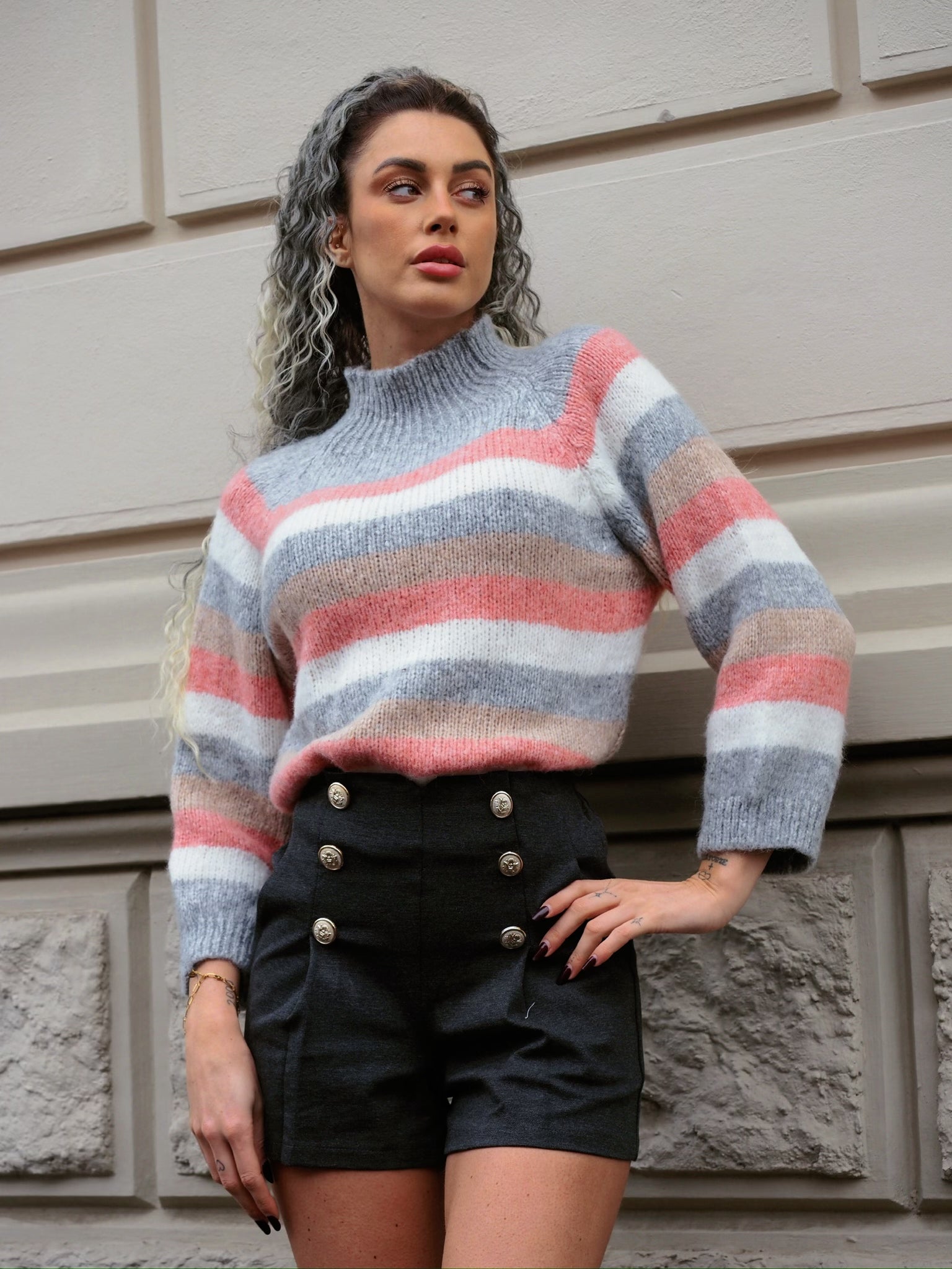 Short grigio con bottoncini
