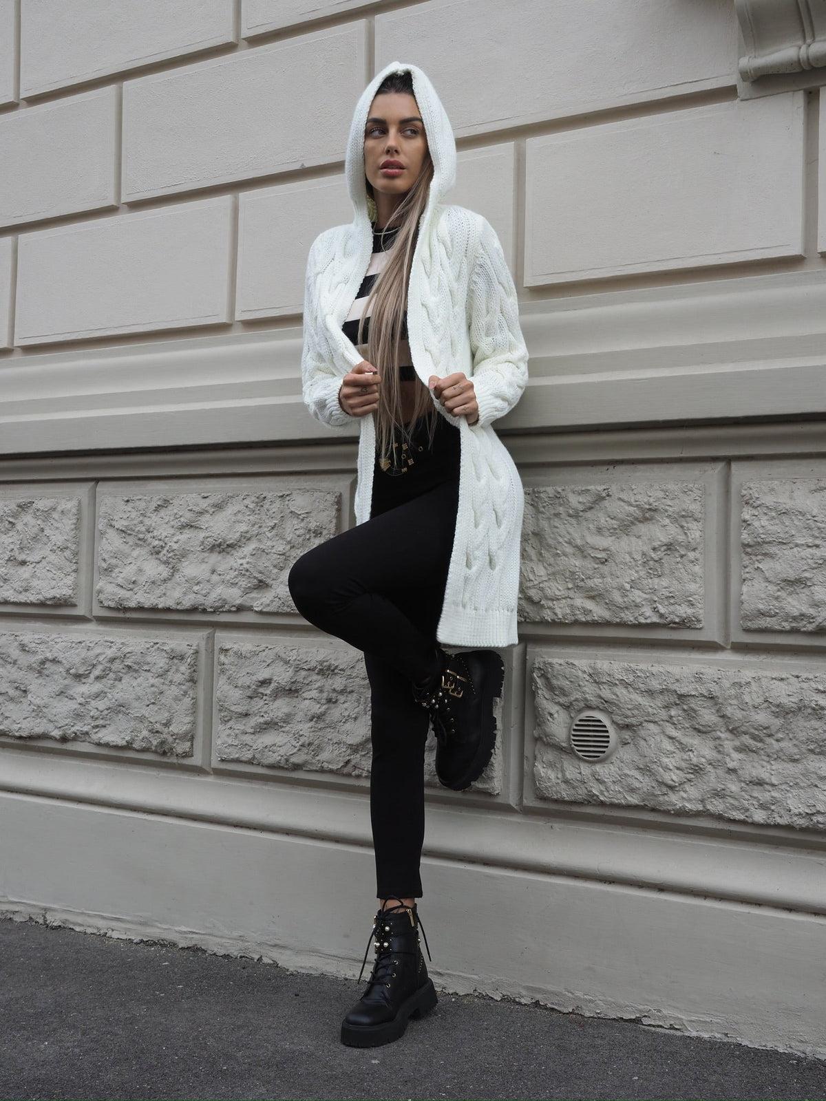 Cardigan bianco a trecce