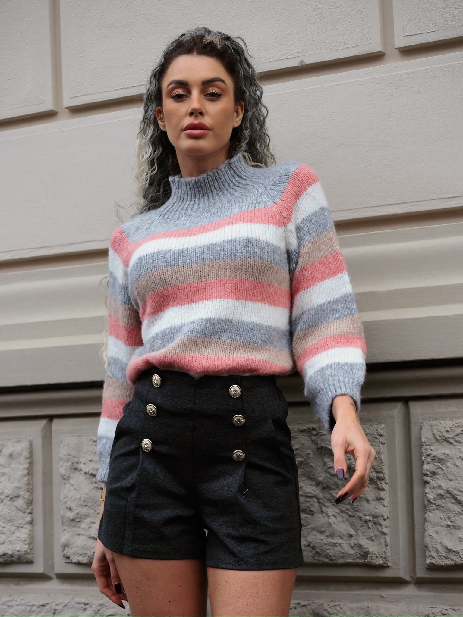 Short grigio con bottoncini