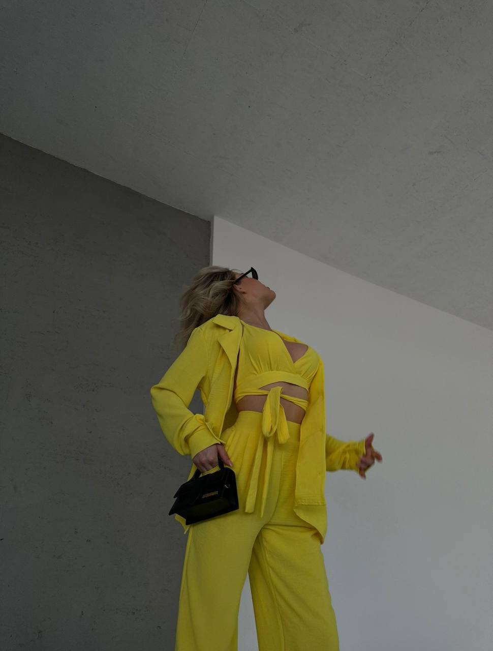Set tre pezzi camicia top e pantalone giallo