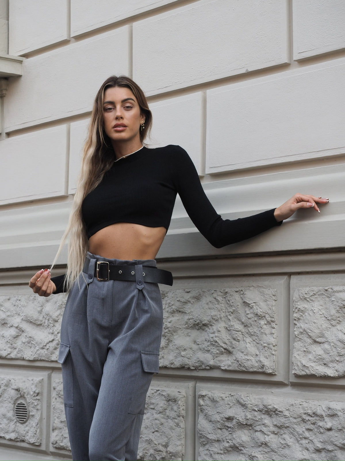 Maglioncino nero crop a onde
