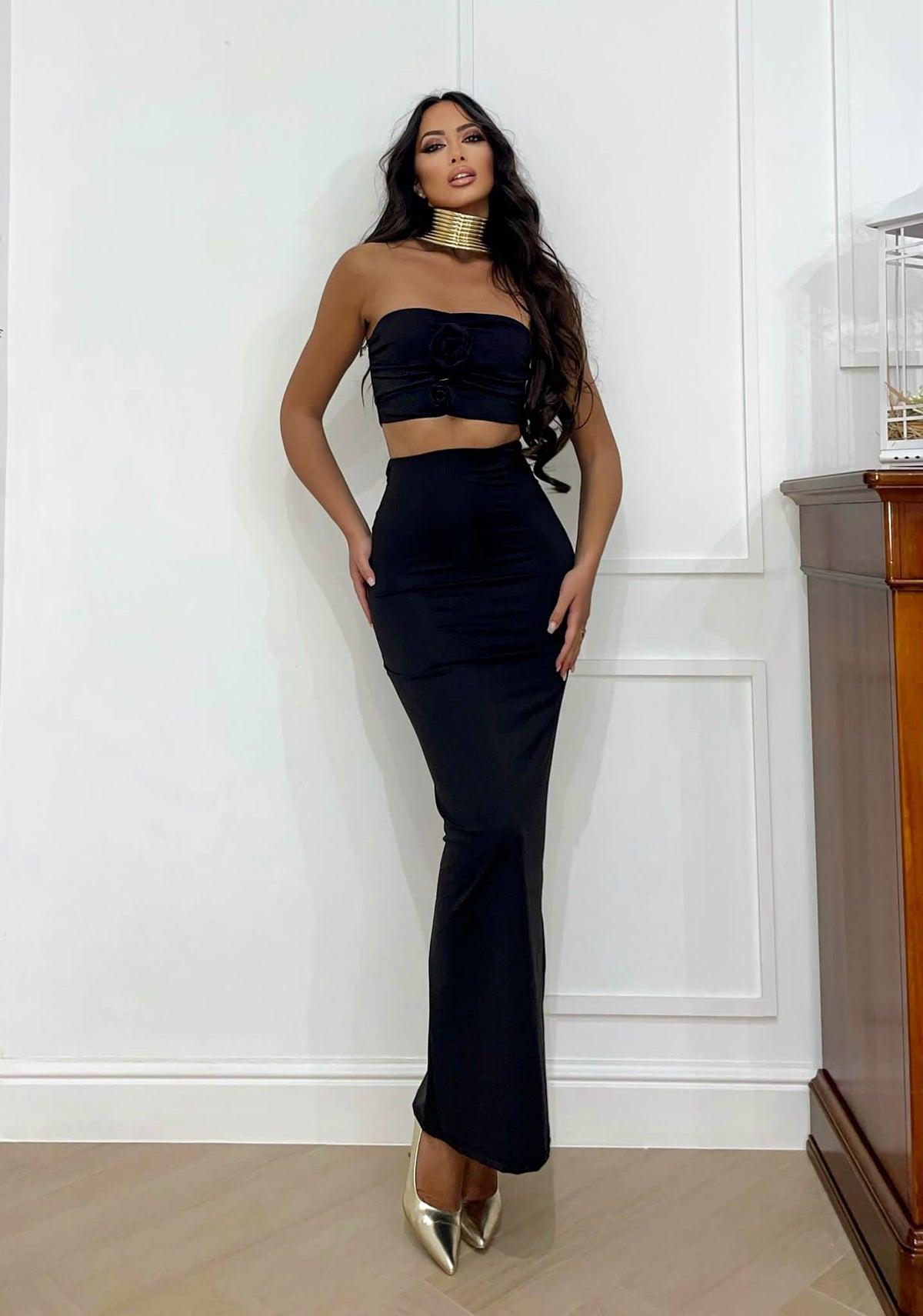 Completo top e gonna con rose nero
