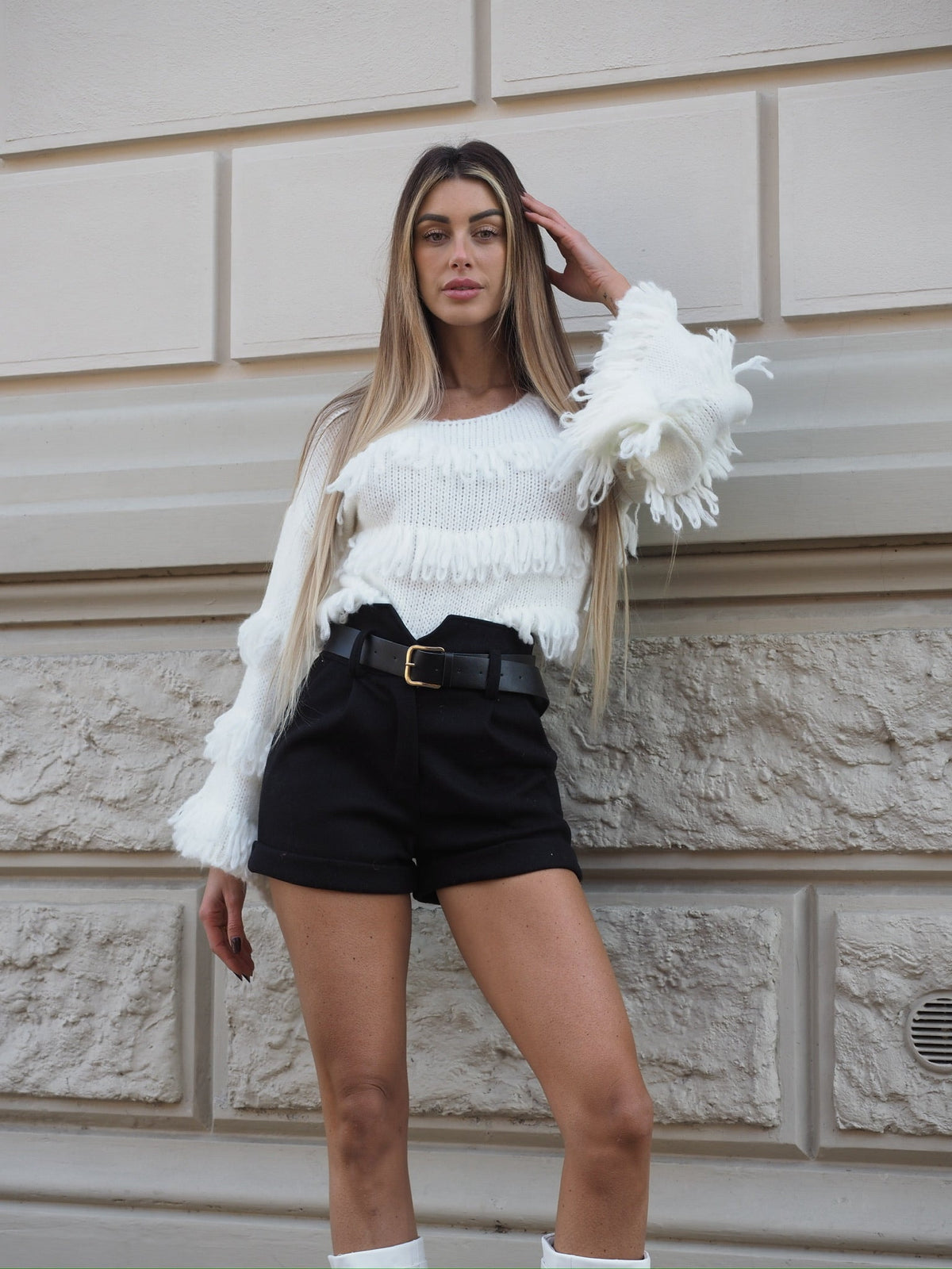 Maglione bianco con frange