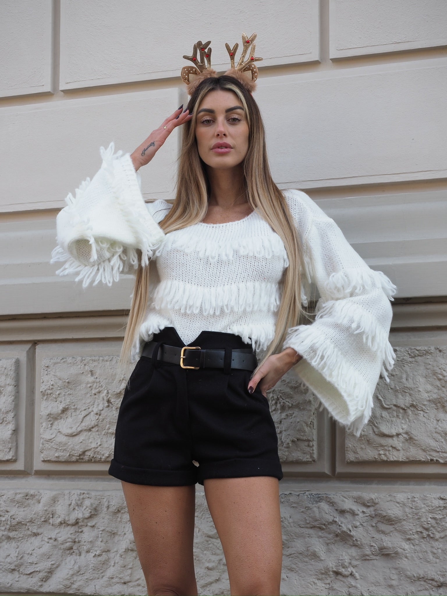 Maglione bianco con frange
