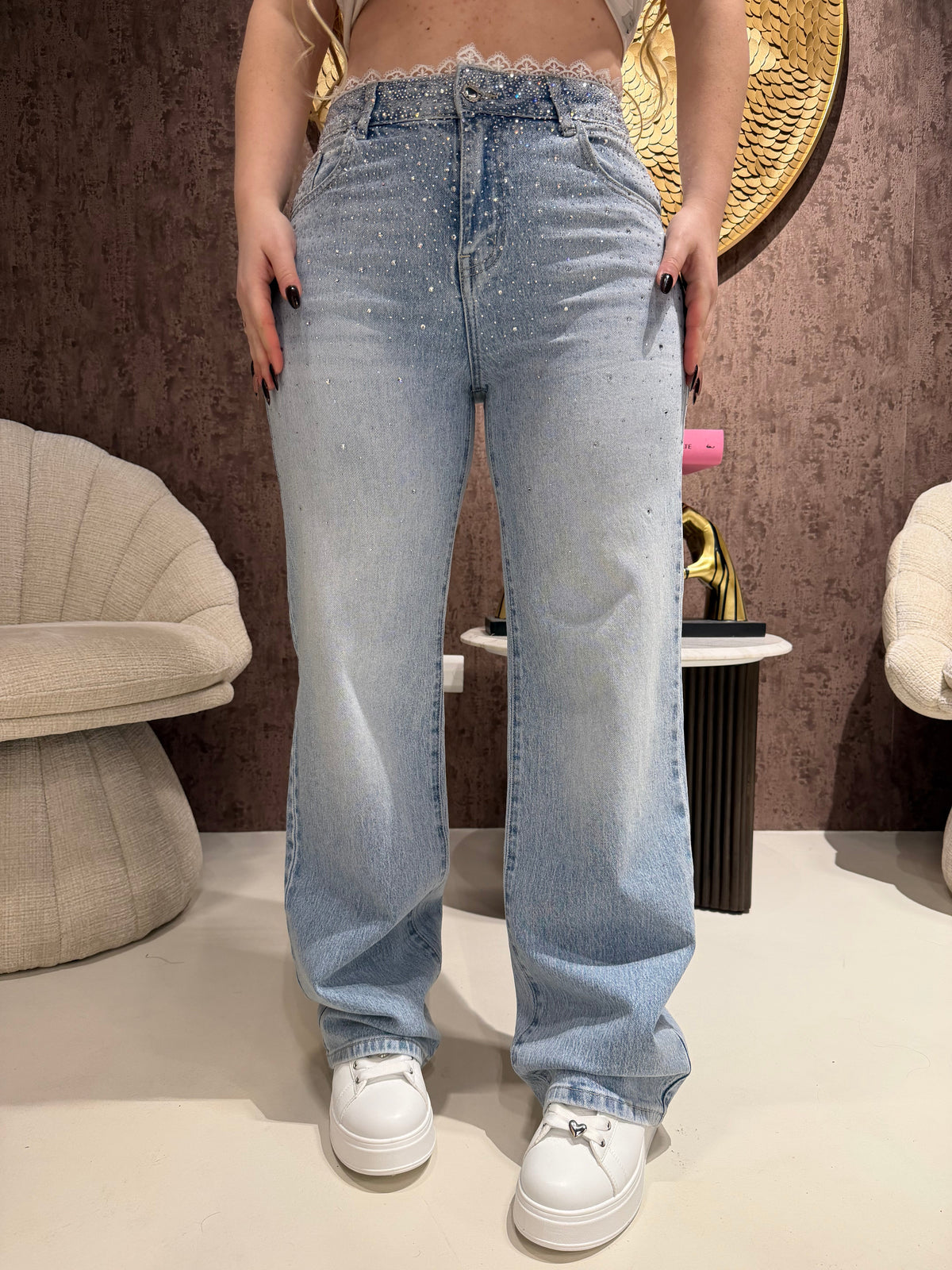 Jeans con brillantini e pizzo