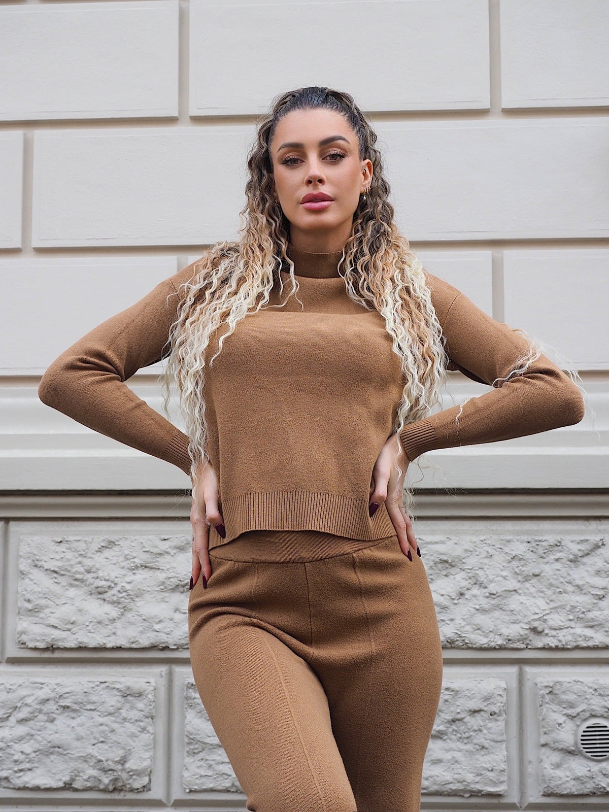 Completo basic maglia e pantalone Camel