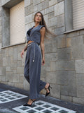 Completo smanicato e pantalone grigio