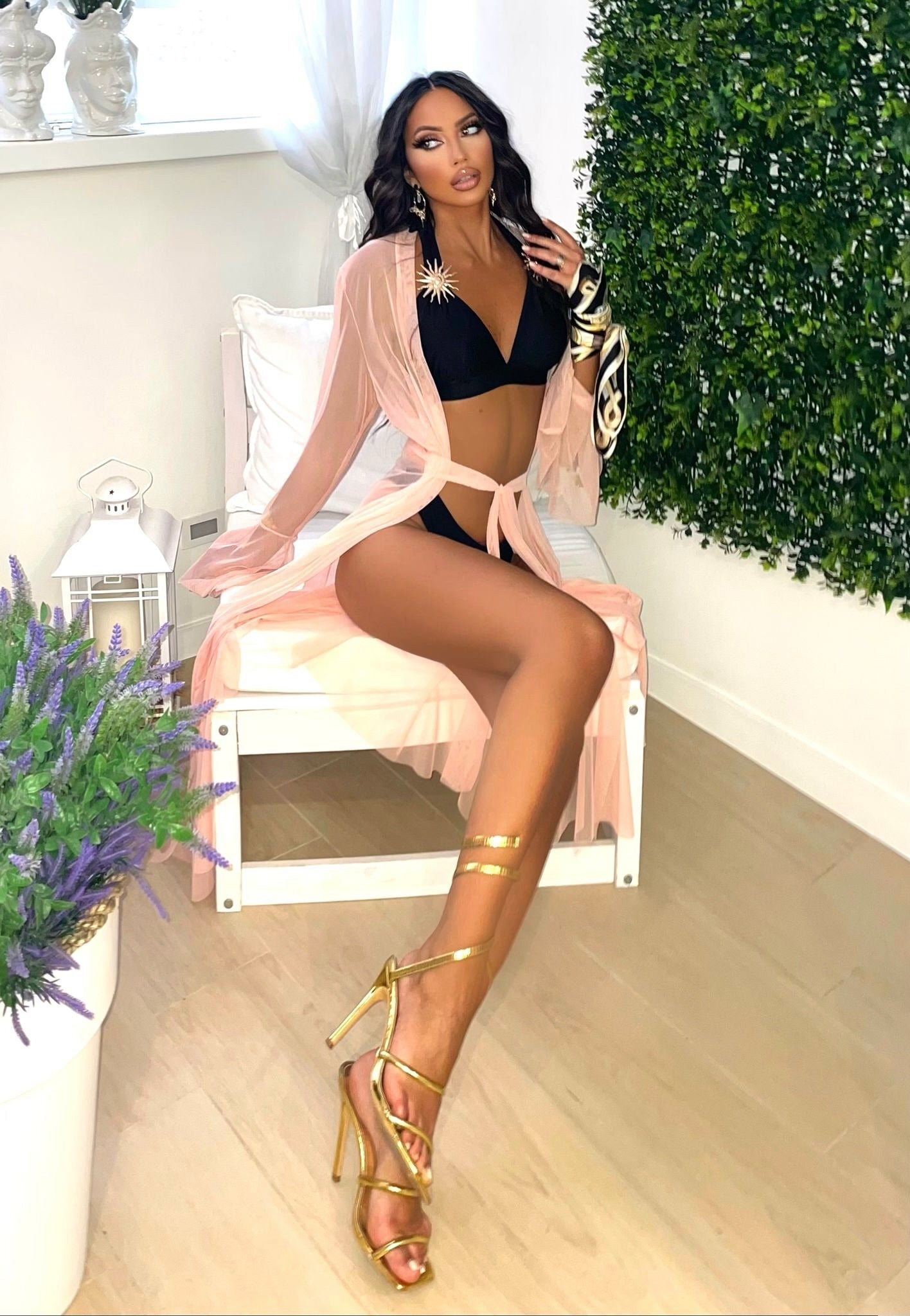 Bikini con sole nero
