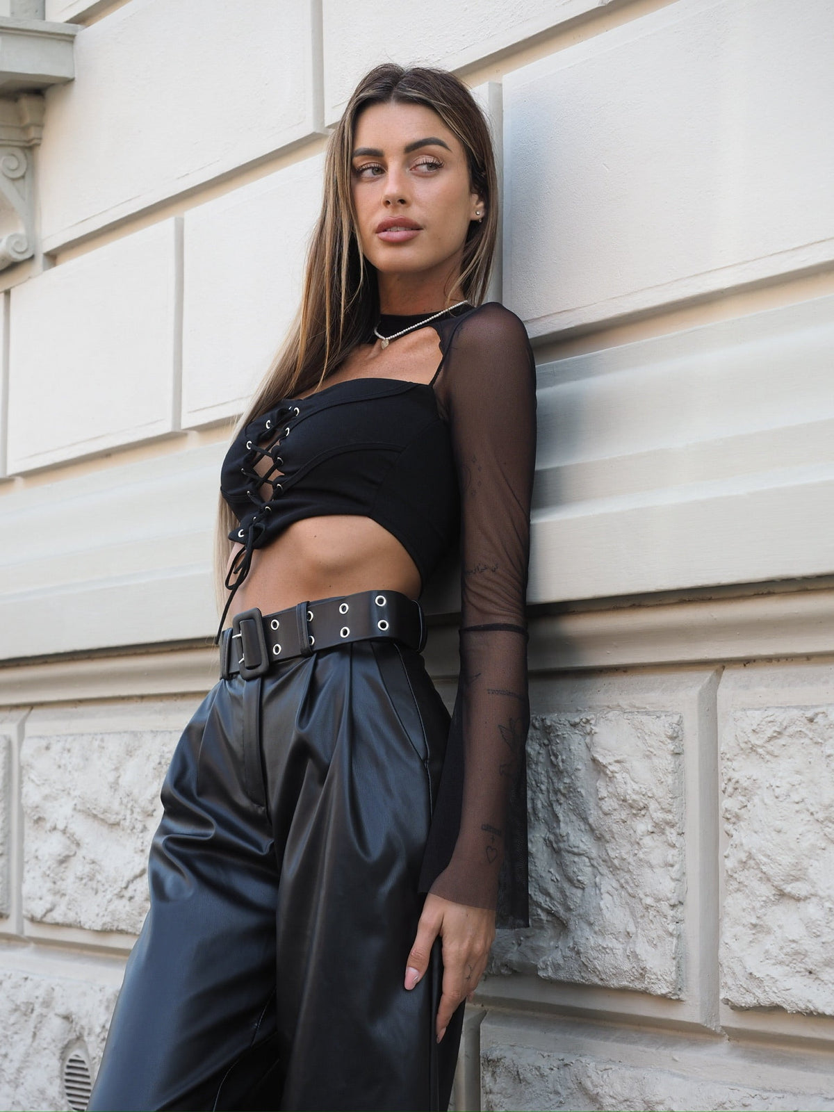 Blusa in velo con lacci