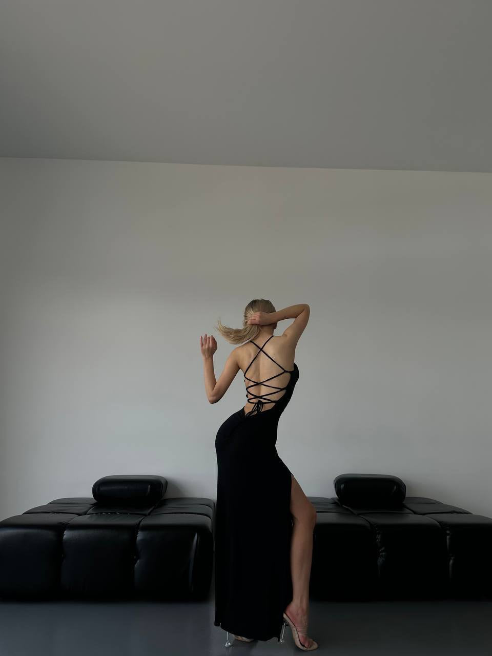 Abito lungo push up nero schiena incrociata