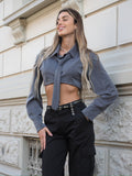 Camicia grigia con cravatta