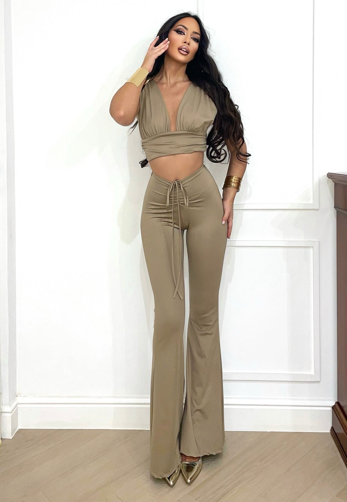 Completo top e pantalone beige