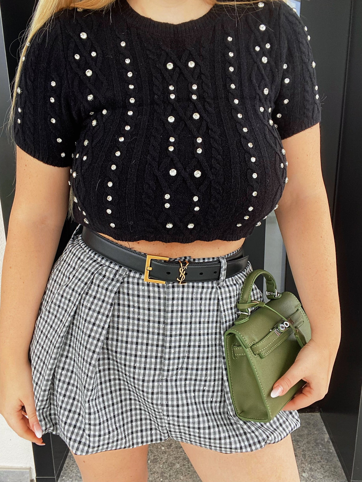 Maglioncino crop nero a trecce con strass