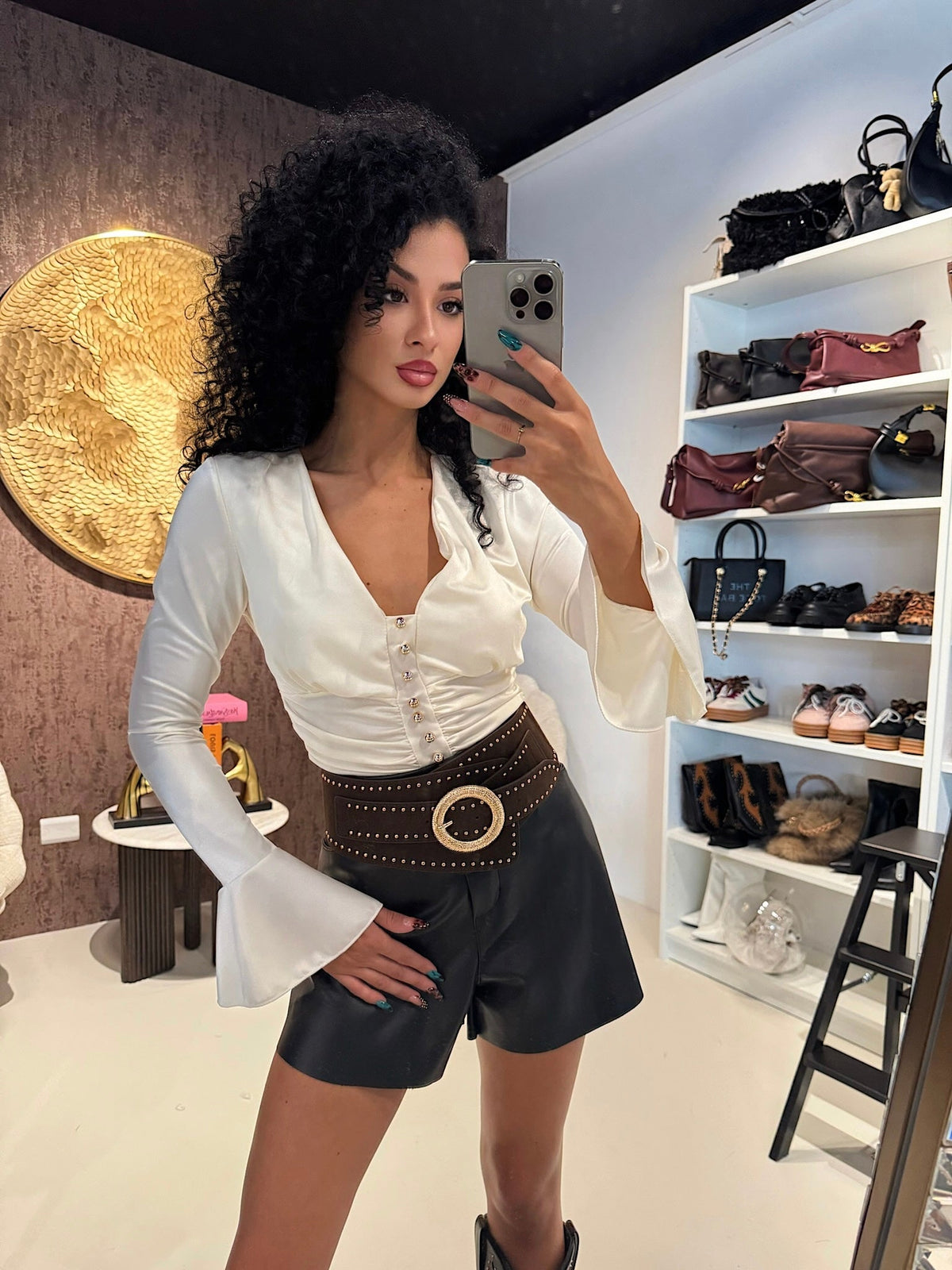 Short ecopelle nero