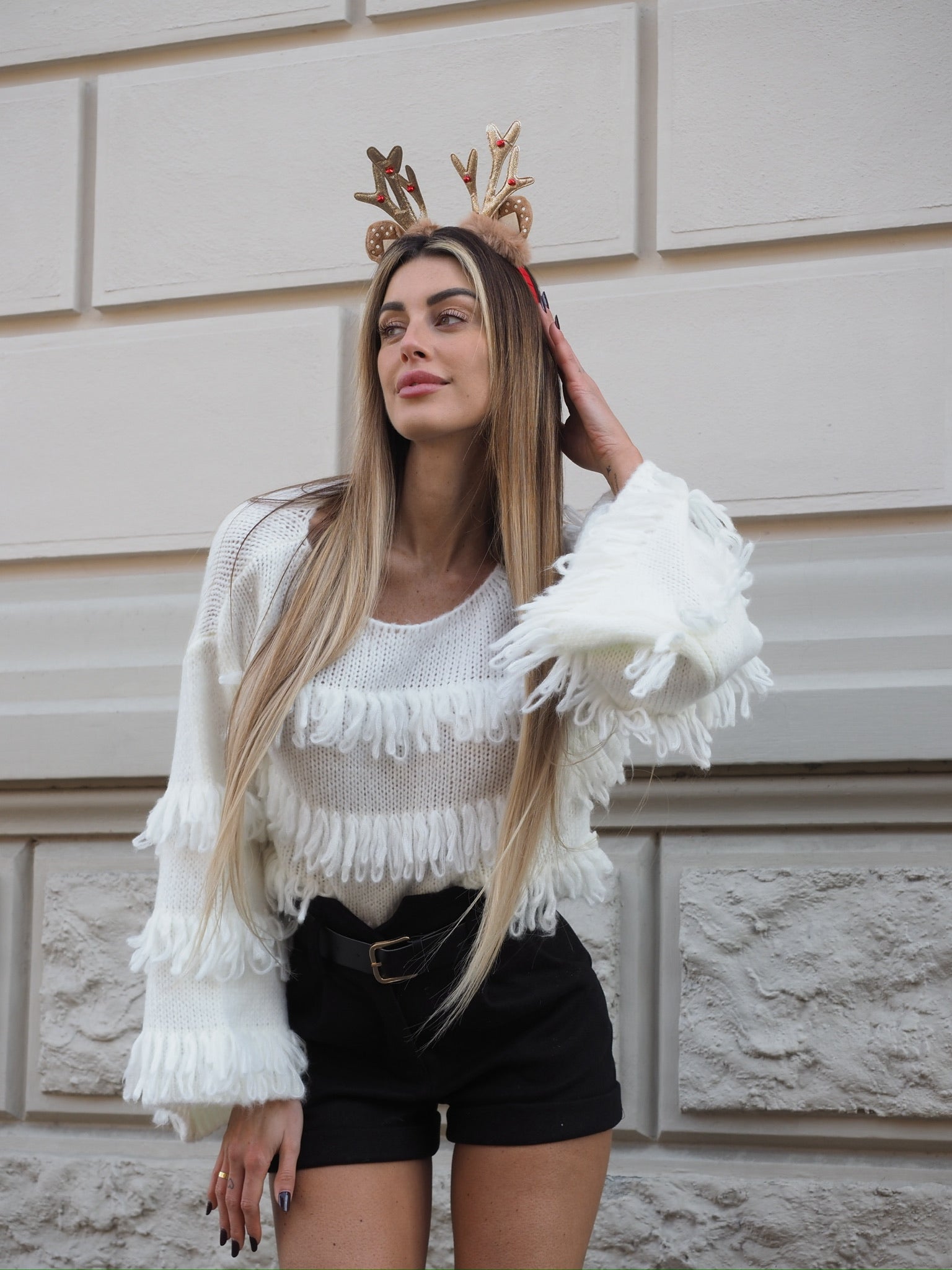 Maglione bianco con frange